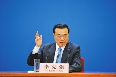 李克強：環(huán)保法的執(zhí)行不是棉花棒，是殺手锏