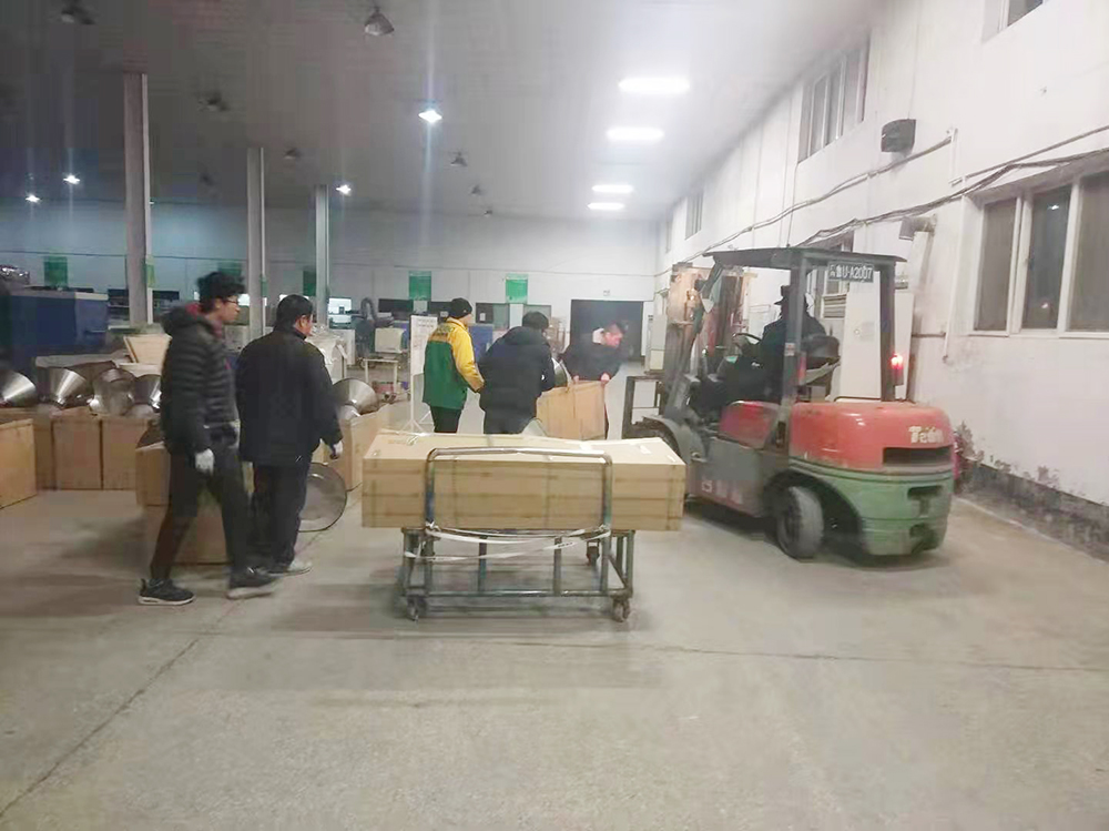 路博環(huán)保加班加點，確保按時交貨 (3).jpg